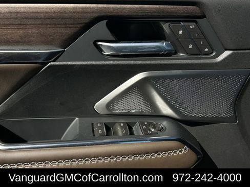 New 2026 GMC Acadia Denali Ultimate w/ LPO, Floor Liner Package AWD/4WD image 21