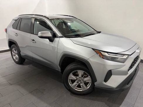 Used 2025 Toyota RAV4 XLE AWD/4WD image 7