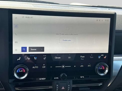 Used 2024 Lexus GX 550 w/ Accessory Package (31) AWD/4WD image 34