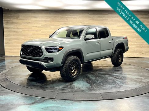 Used 2023 Toyota Tacoma TRD Off-Road w/ TRD Premium Off Road Package AWD/4WD image 5
