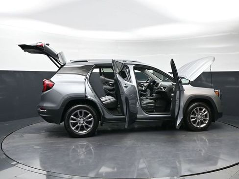 Used 2024 GMC Terrain SLT image 37