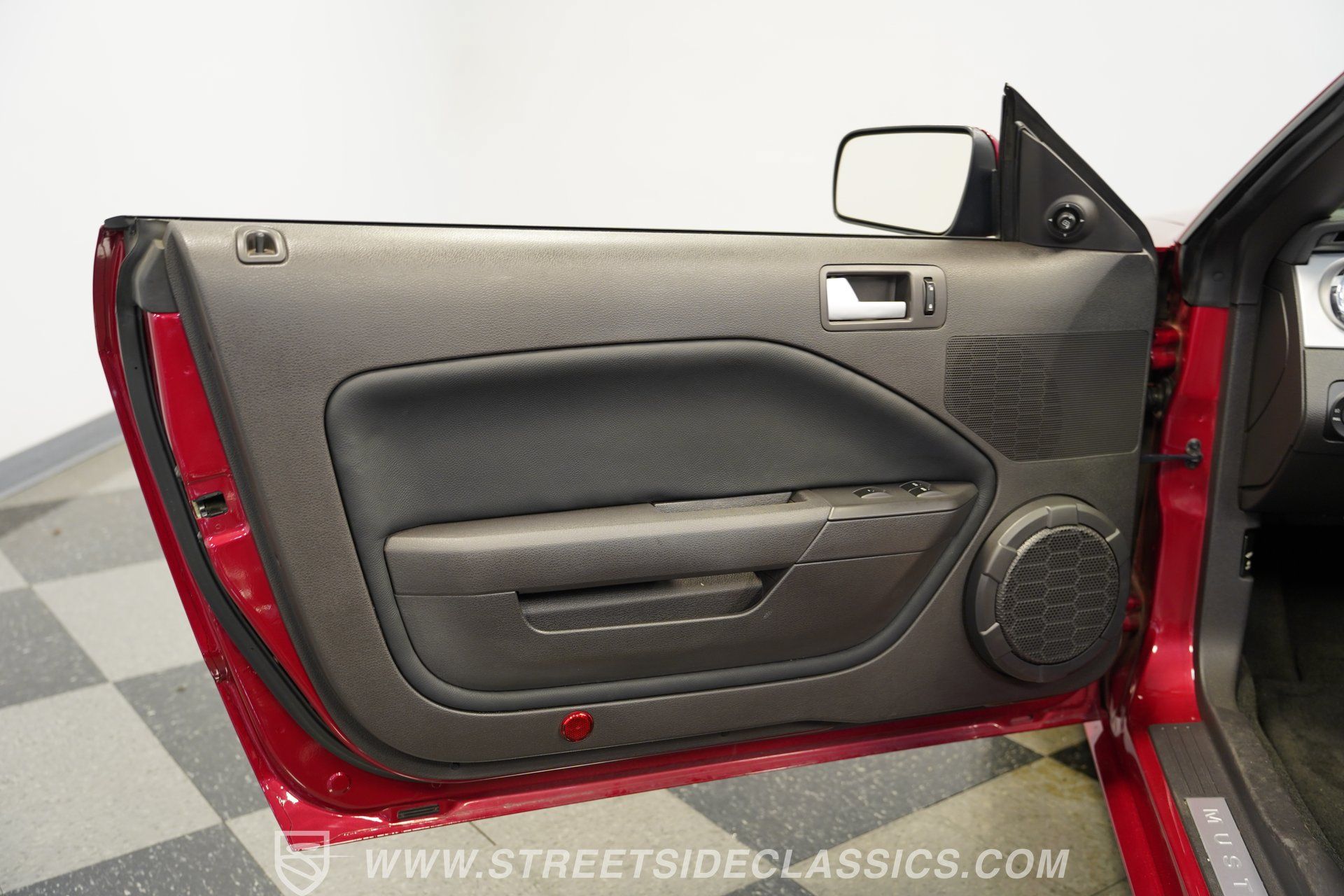 Used 2006 Ford Mustang GT RWD image 38