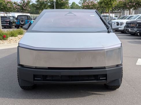 Used 2024 Tesla Cybertruck AWD Crew Cab image 8