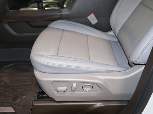 New 2026 GMC Sierra 1500 SLT w/ SLT Premium Plus Package image 7