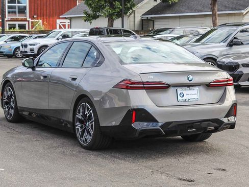Used 2025 BMW i5 xDrive40 image 4