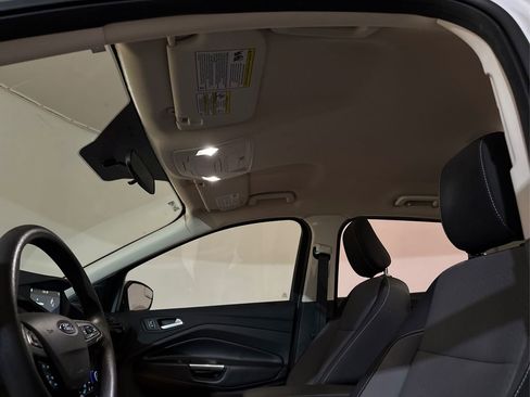 Used 2019 Ford Escape SE image 23