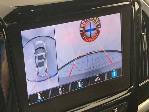 Used 2023 Chevrolet Traverse LT w/ Rear Camera Mirror Package AWD/4WD image 5