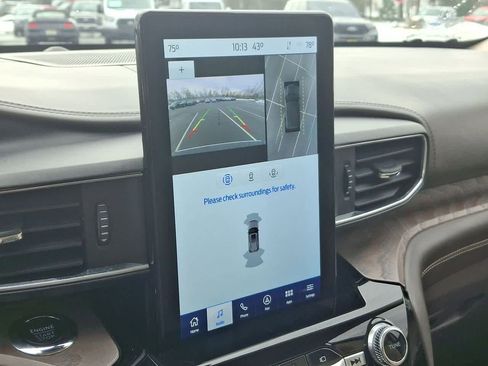 Certified 2022 Ford Explorer Platinum w/ Technology Package image 21