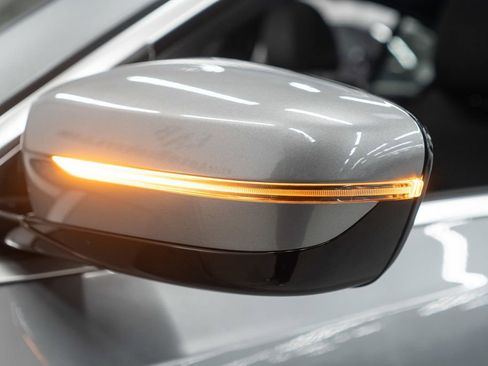 Used 2024 BMW 330e xDrive image 44