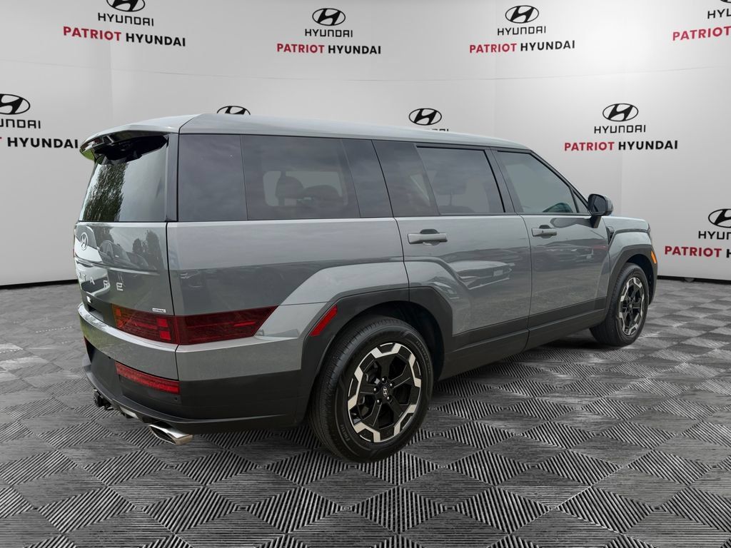 Used 2025 Hyundai Santa Fe SE AWD/4WD image 3