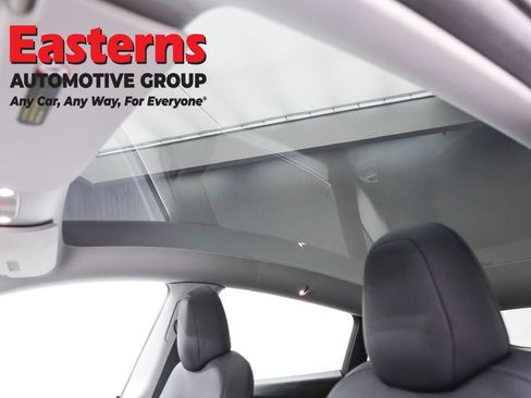 Used 2022 Tesla Model Y Performance image 31