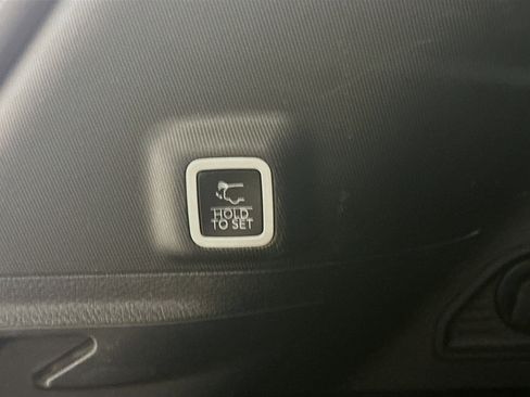 Used 2022 Jeep Grand Cherokee Overland image 30