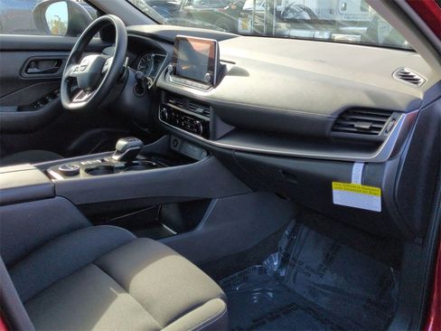 Used 2025 Nissan Rogue S image 20
