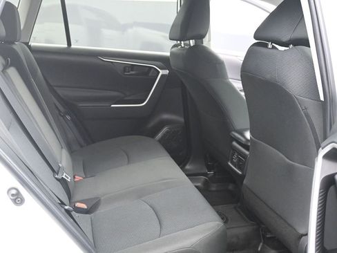 Used 2023 Toyota RAV4 LE AWD/4WD image 12