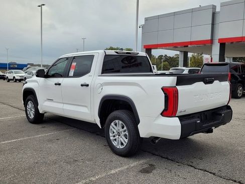 Used 2025 Toyota Tundra SR5 w/ SR5 Convenience Package AWD/4WD image 5