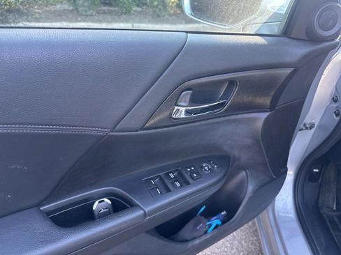 Used 2013 Honda Accord EX image 10