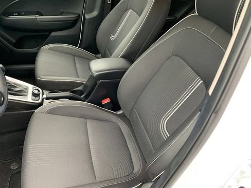 Certified 2023 Hyundai Venue Limited FWD image 16