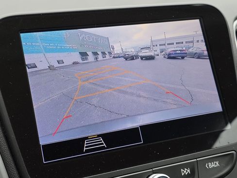 Used 2023 Chevrolet Malibu LT image 3