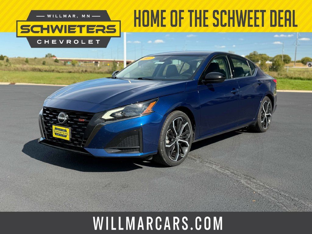 Used 2024 Nissan Altima 2.5 SR FWD image 1