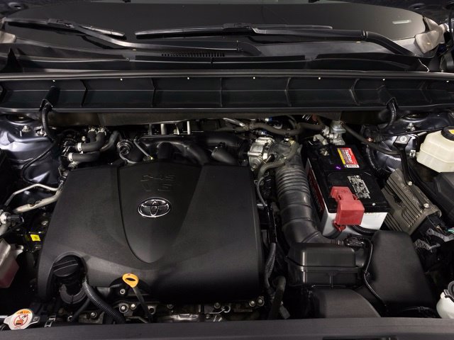 Used 2021 Toyota Highlander XLE AWD/4WD image 13