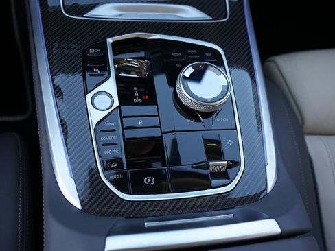 Used 2024 BMW X7 M60i w/ Executive Package image 32