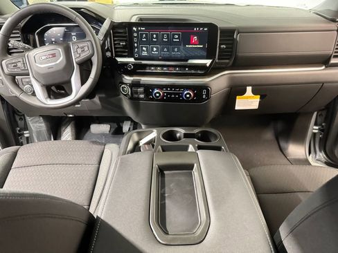 New 2026 GMC Sierra 1500 Elevation image 13