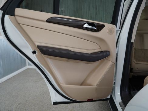 Used 2017 Mercedes-Benz GLE 350 4MATIC image 36