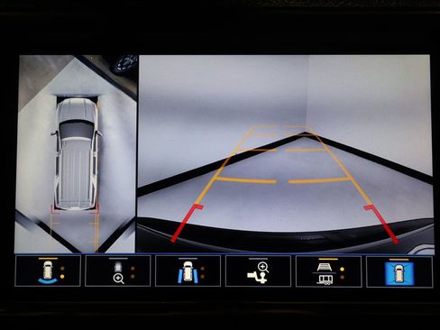 Used 2021 GMC Yukon XL Denali w/ Denali Premium Package AWD/4WD image 14