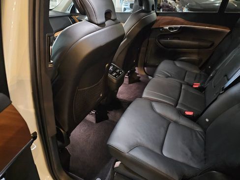 Certified 2023 Volvo XC90 B6 Plus w/ Protection Package AWD/4WD image 13