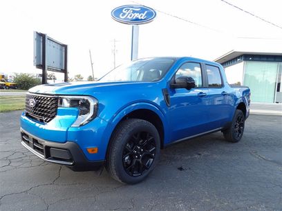 New 2025 Ford Maverick Lariat w/ Black Appearance Package