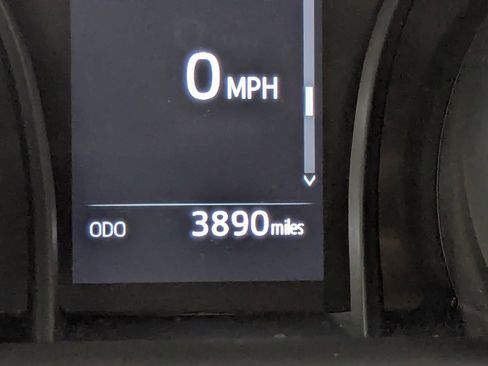 Used 2023 Toyota Camry SE image 18