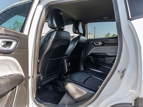 Used 2024 Jeep Compass Latitude AWD/4WD image 15