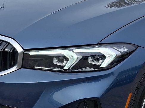Certified 2025 BMW 330i xDrive Sedan w/ Premium Package AWD/4WD image 8