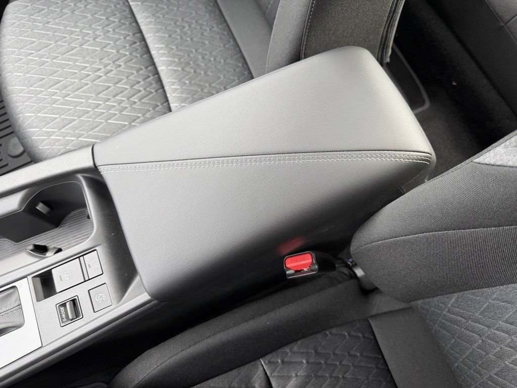 New 2026 Nissan Sentra SR w/ SR Premium Package FWD image 27