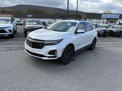 Used 2023 Chevrolet Equinox RS w/ RS Leather Package AWD/4WD image 6