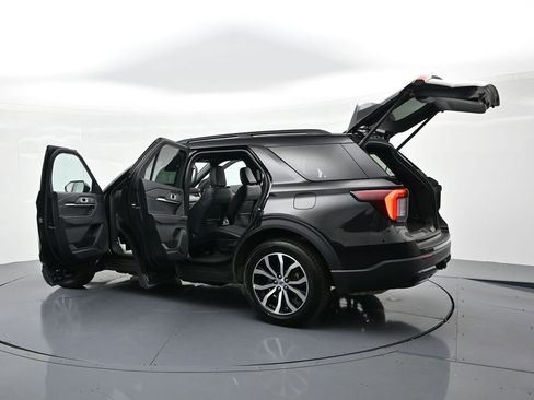 Used 2025 Ford Explorer ST-Line AWD/4WD image 30