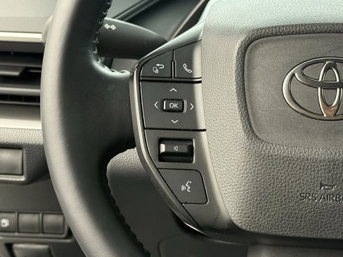 Used 2024 Toyota Prius LE image 18