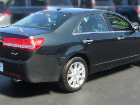 Used 2010 Lincoln MKZ image 6