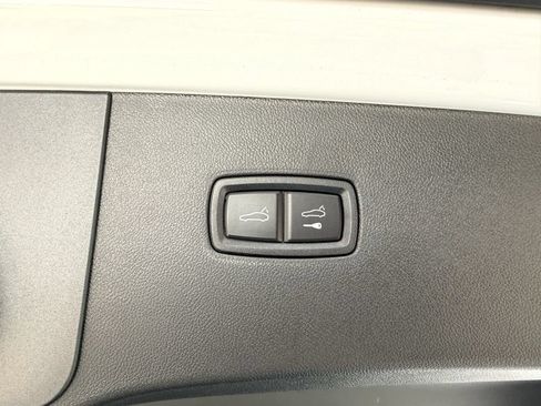 Used 2024 Porsche Cayenne S AWD/4WD image 36