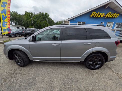 Used 2020 Dodge Journey Crossroad FWD image 3