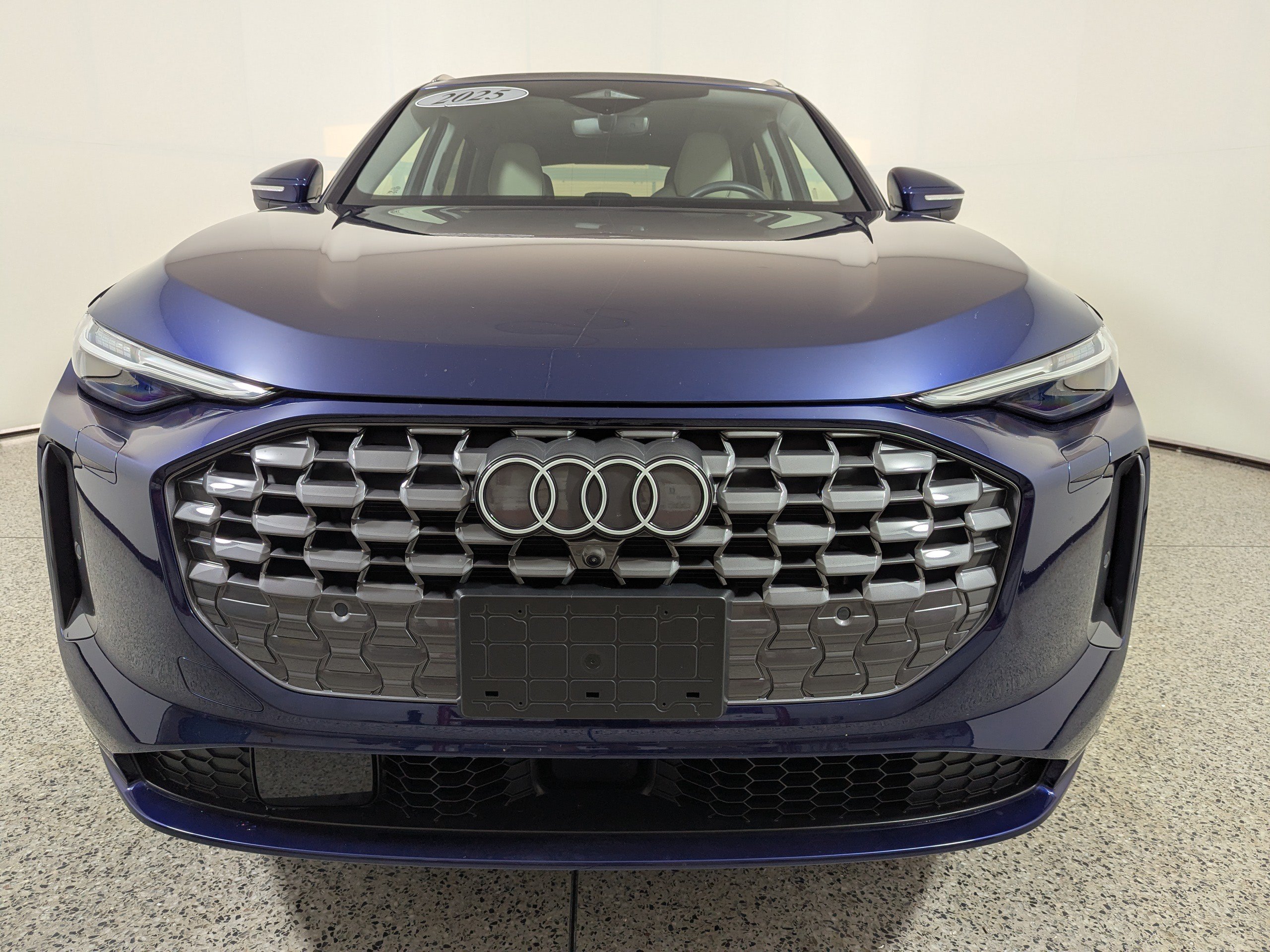 Certified 2025 Audi Q5 Premium Plus w/ Premium Plus AWD/4WD image 2