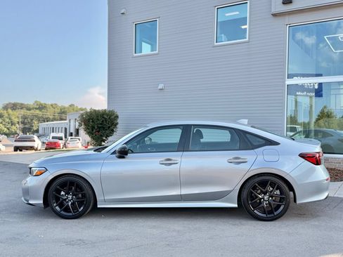 Used 2025 Honda Civic Sport image 11