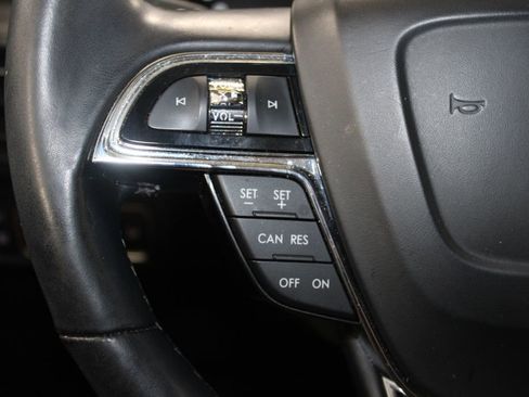 Used 2022 Lincoln Nautilus Reserve w/ Monochromatic Package image 37