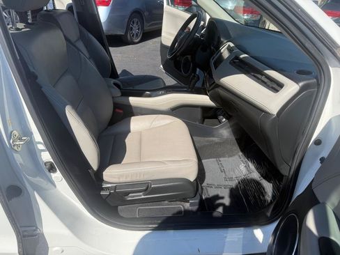 Used 2017 Honda HR-V EX-L image 16