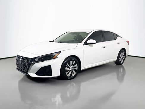 Used 2023 Nissan Altima 2.5 S image 4