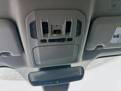 Certified 2024 Toyota Highlander XLE image 18