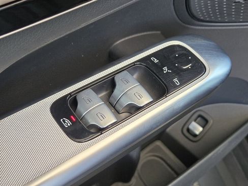 Certified 2024 Mercedes-Benz GLC 300 image 23
