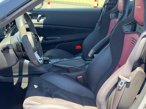 Used 2025 Nissan Z NISMO w/ Floor Mat Package RWD image 14