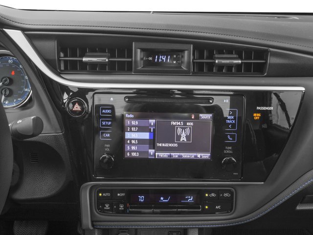 Used 2017 Toyota Corolla SE w/ SE Premium Package FWD image 10