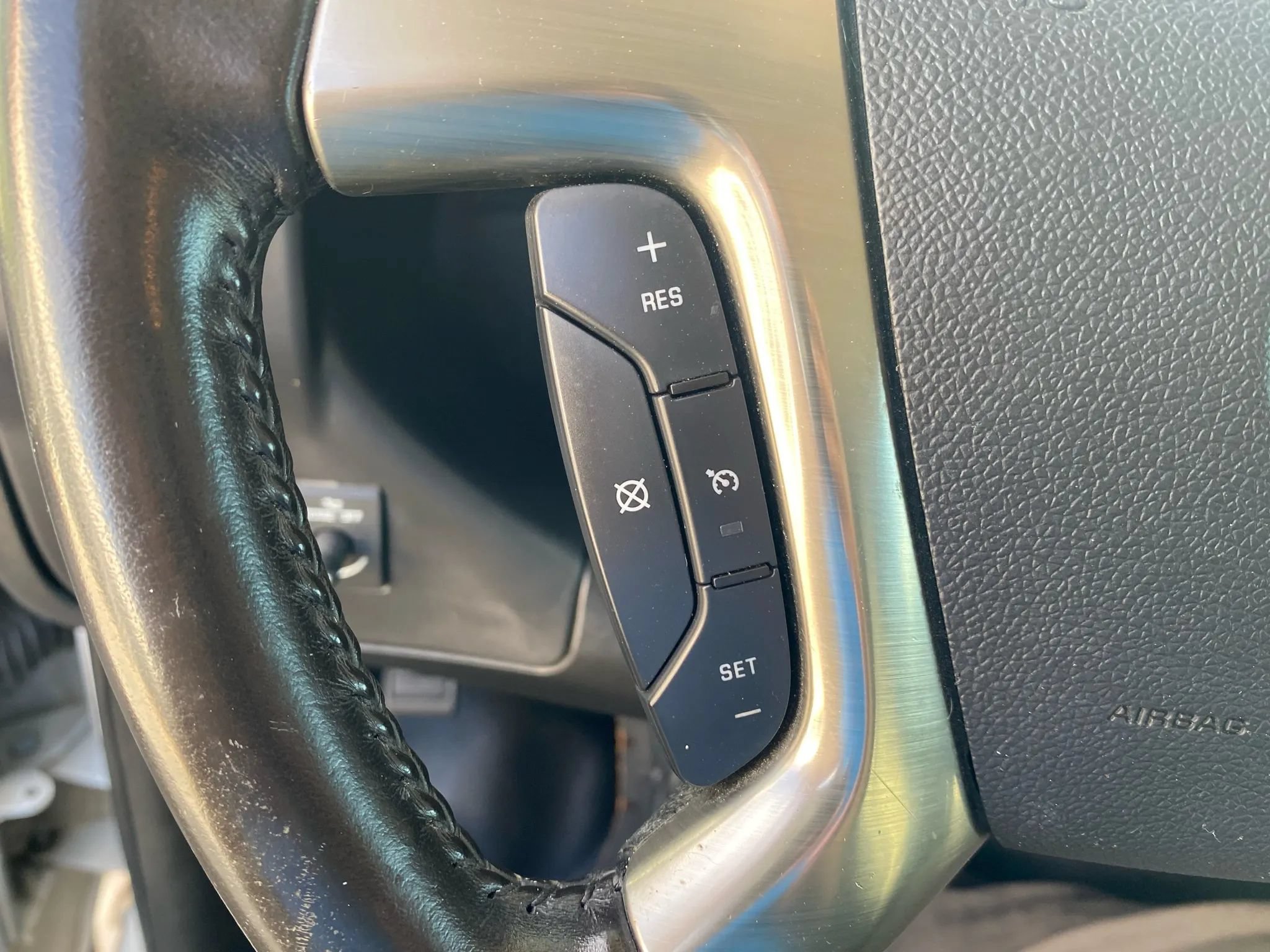 Used 2018 Chevrolet Express 3500 w/ Power Convenience Package RWD image 16